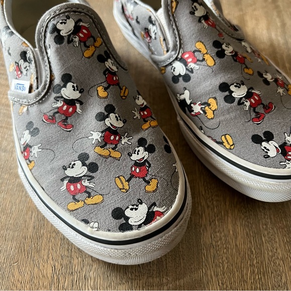 🆕 VANS Slip on shoes Mickey Mouse print kids size 3 - Picture 7 of 14